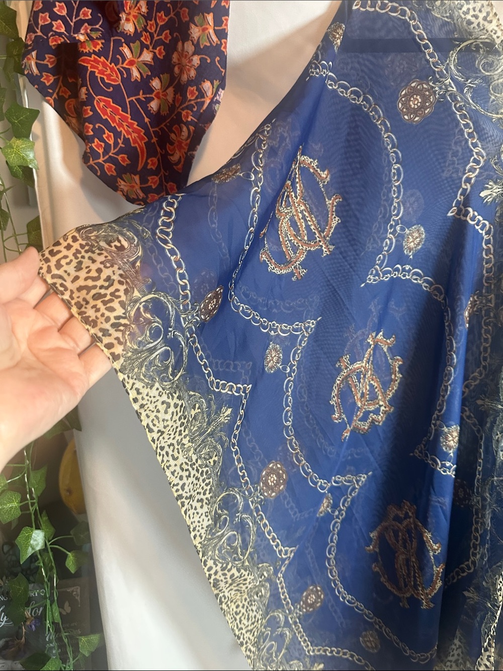 Source Unknown Royal Blue Sheer Kimono with Gold Chain Print - Picture 4 of 7